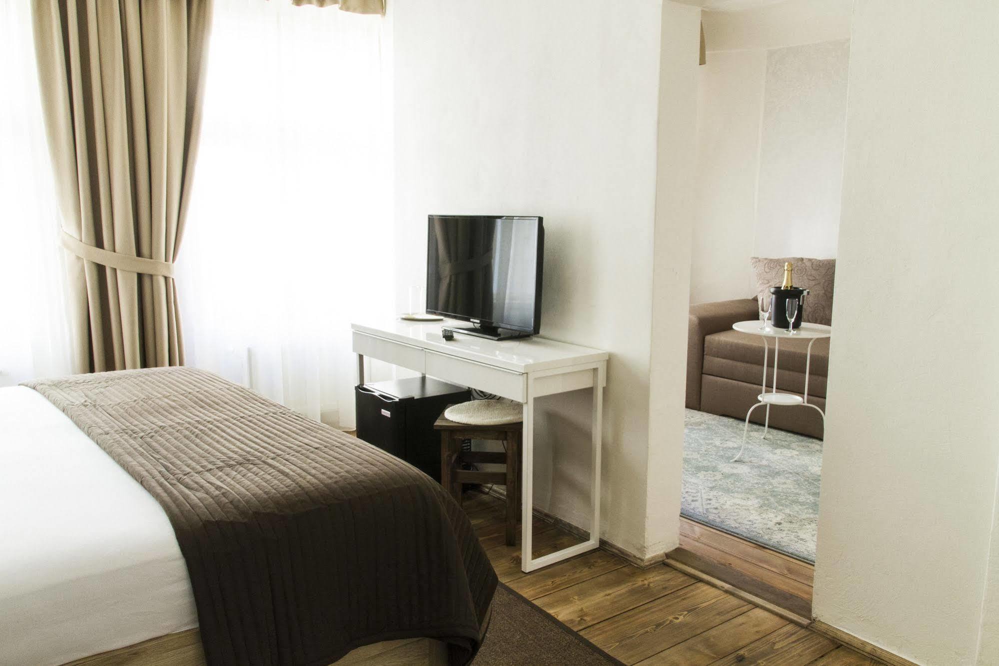 Hotel U Suteru براغ المظهر الخارجي الصورة